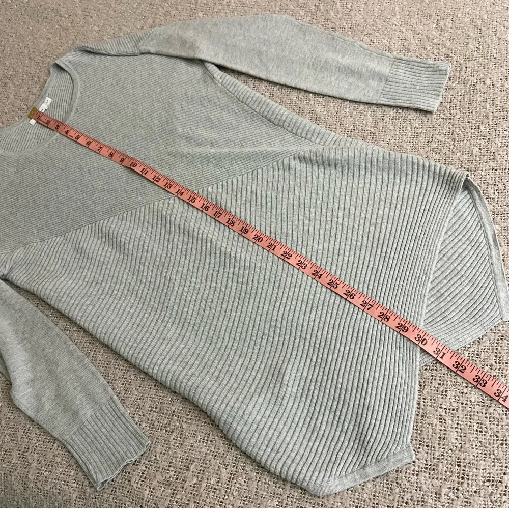 Gray Knit Asymmetrical Tunic Sweater - Picture 8 of 8